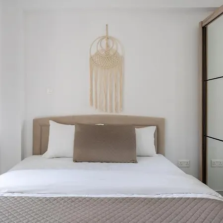 Infinity - One-bedroom W Terrace In * 拉纳卡